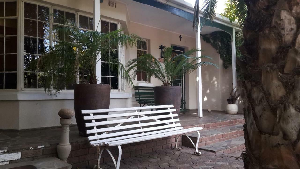 Mavilla Stellenbosch B&B Exterior photo